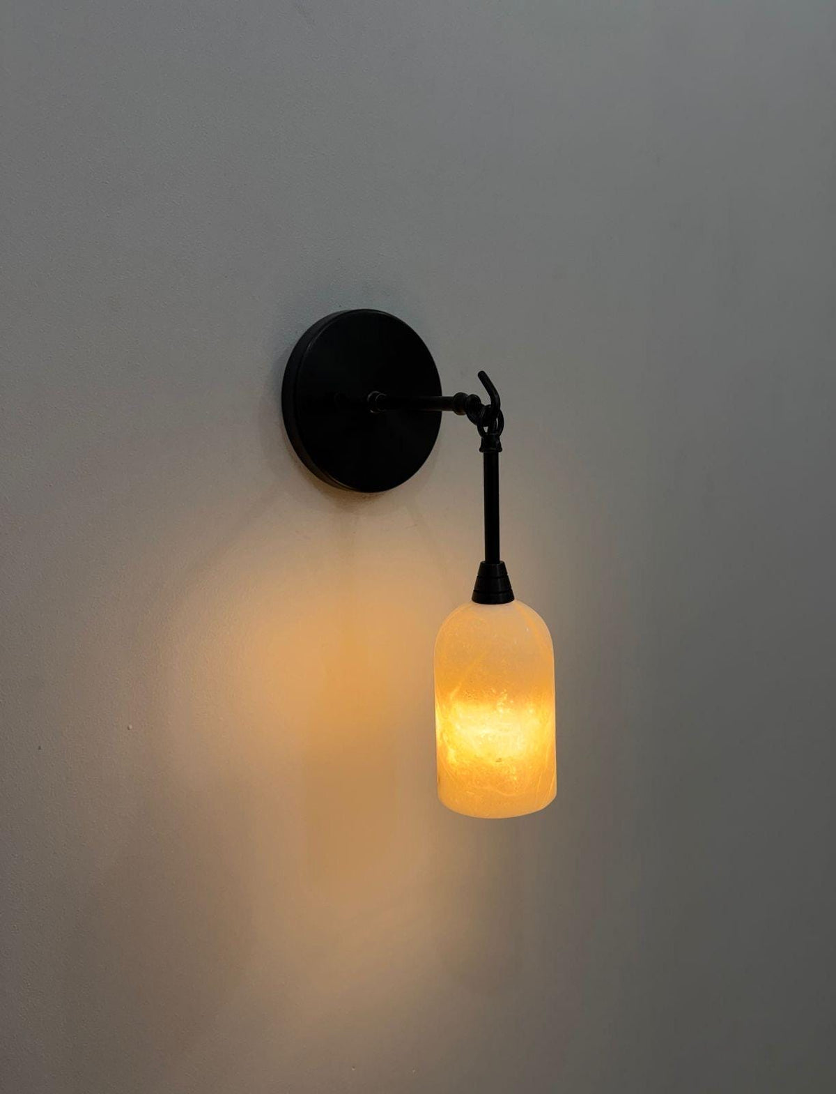 Antique Black Alabaster Wall Sconce With Brass Details - Ember Lighting