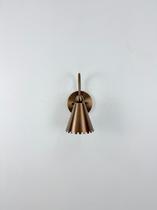 Classic Brass Wall Sconce With Floral Backplate - Ember Lighting