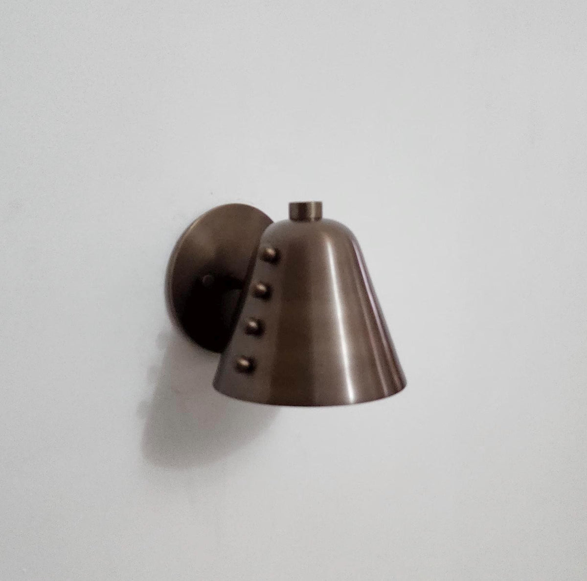Compact Brass Wall Light With Antique Patina Finish - Ember Lighting
