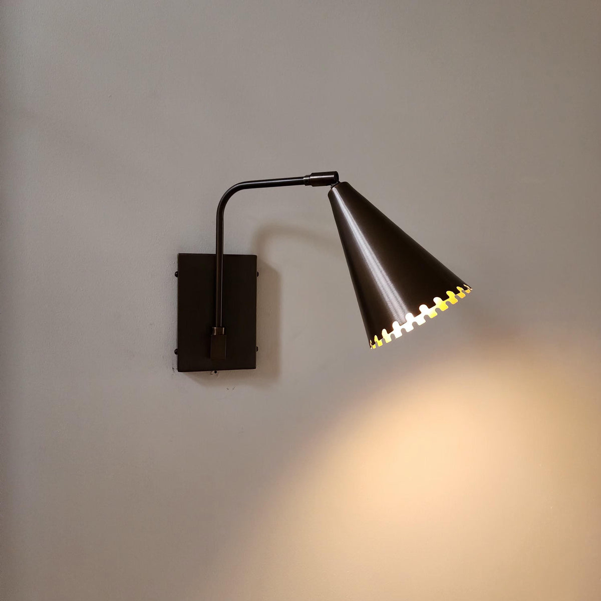 Vintage Brass Floral Wall Sconce - Ember Lighting - view 10