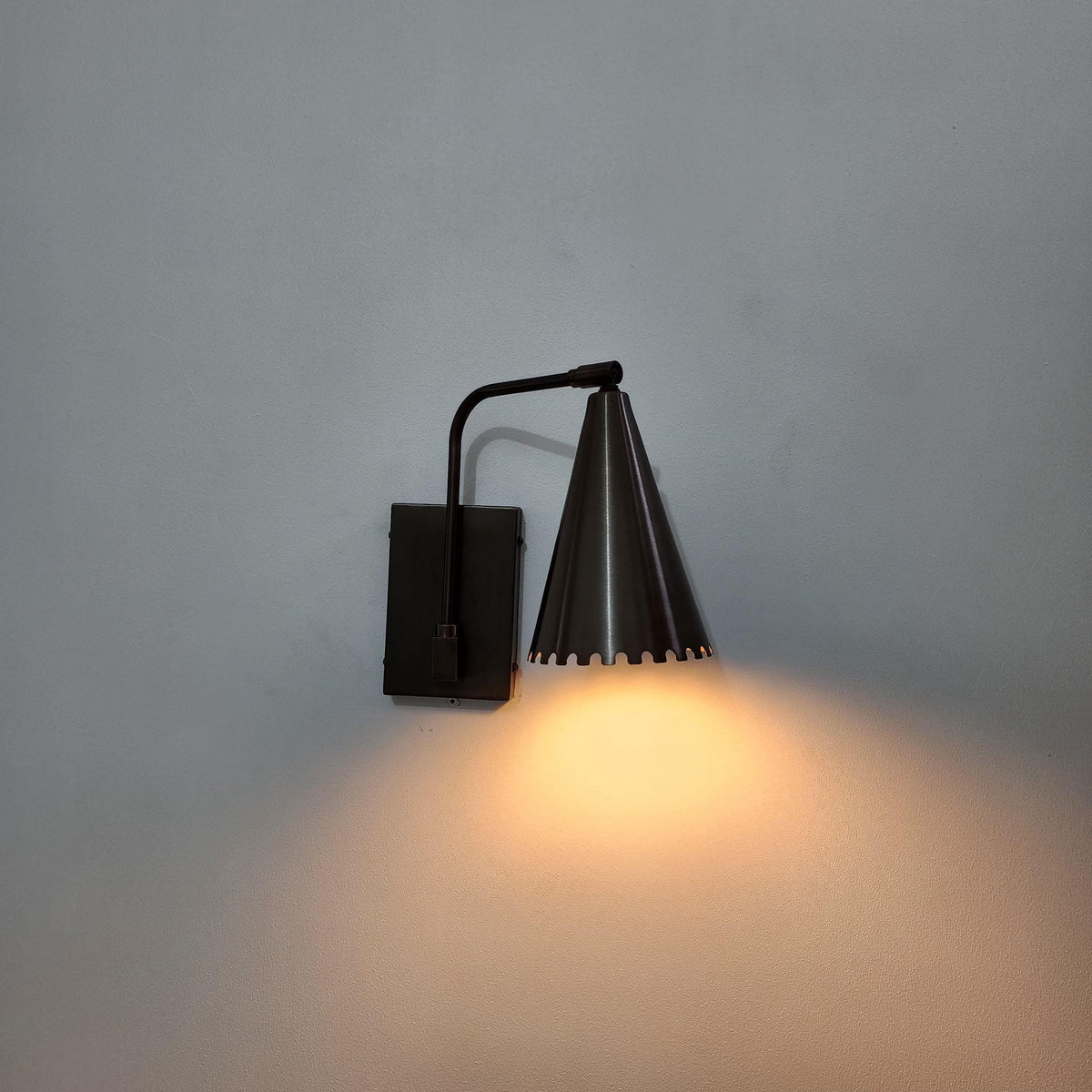 Vintage Brass Floral Wall Sconce - Ember Lighting - view 3