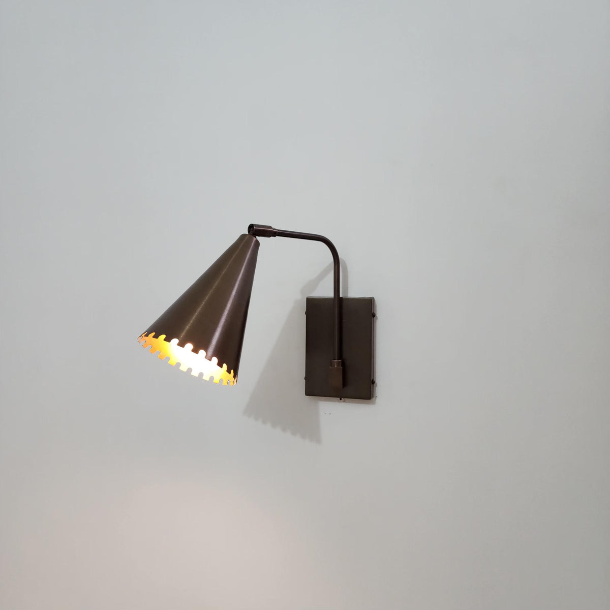 Vintage Brass Floral Wall Sconce - Ember Lighting - view 5