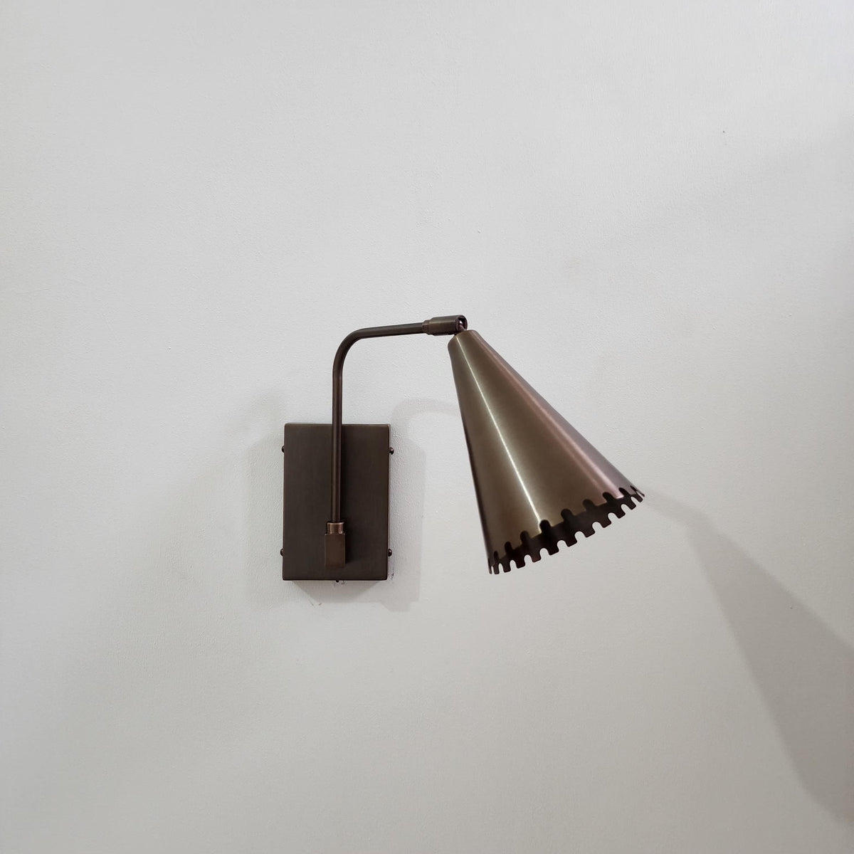 Vintage Brass Floral Wall Sconce - Ember Lighting - view 7