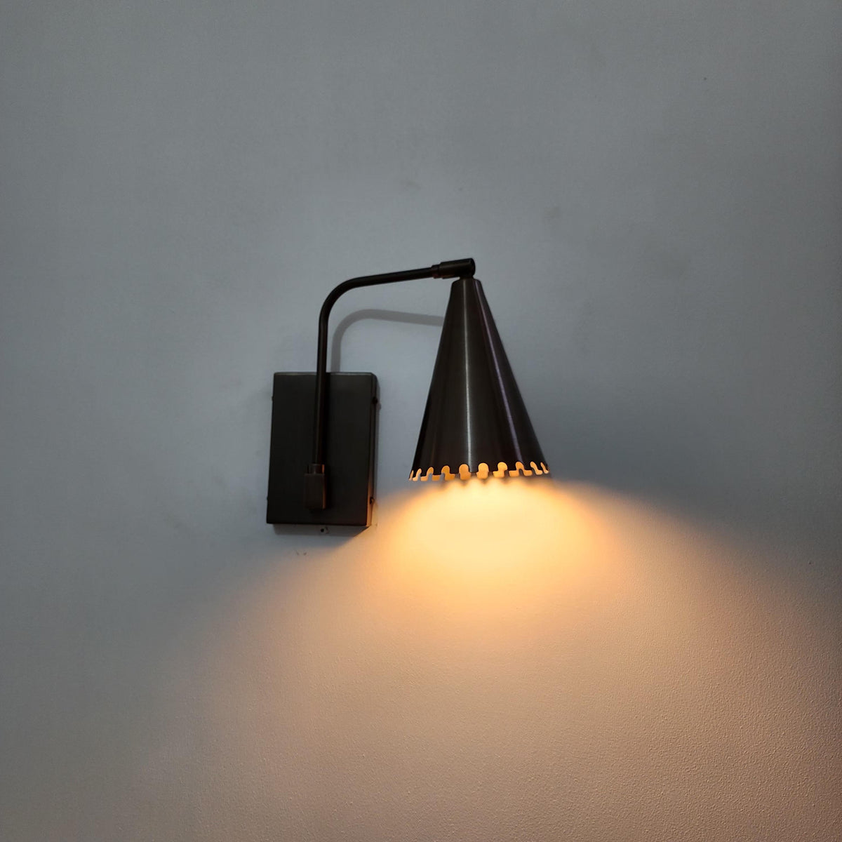 Vintage Brass Floral Wall Sconce - Ember Lighting - view 8
