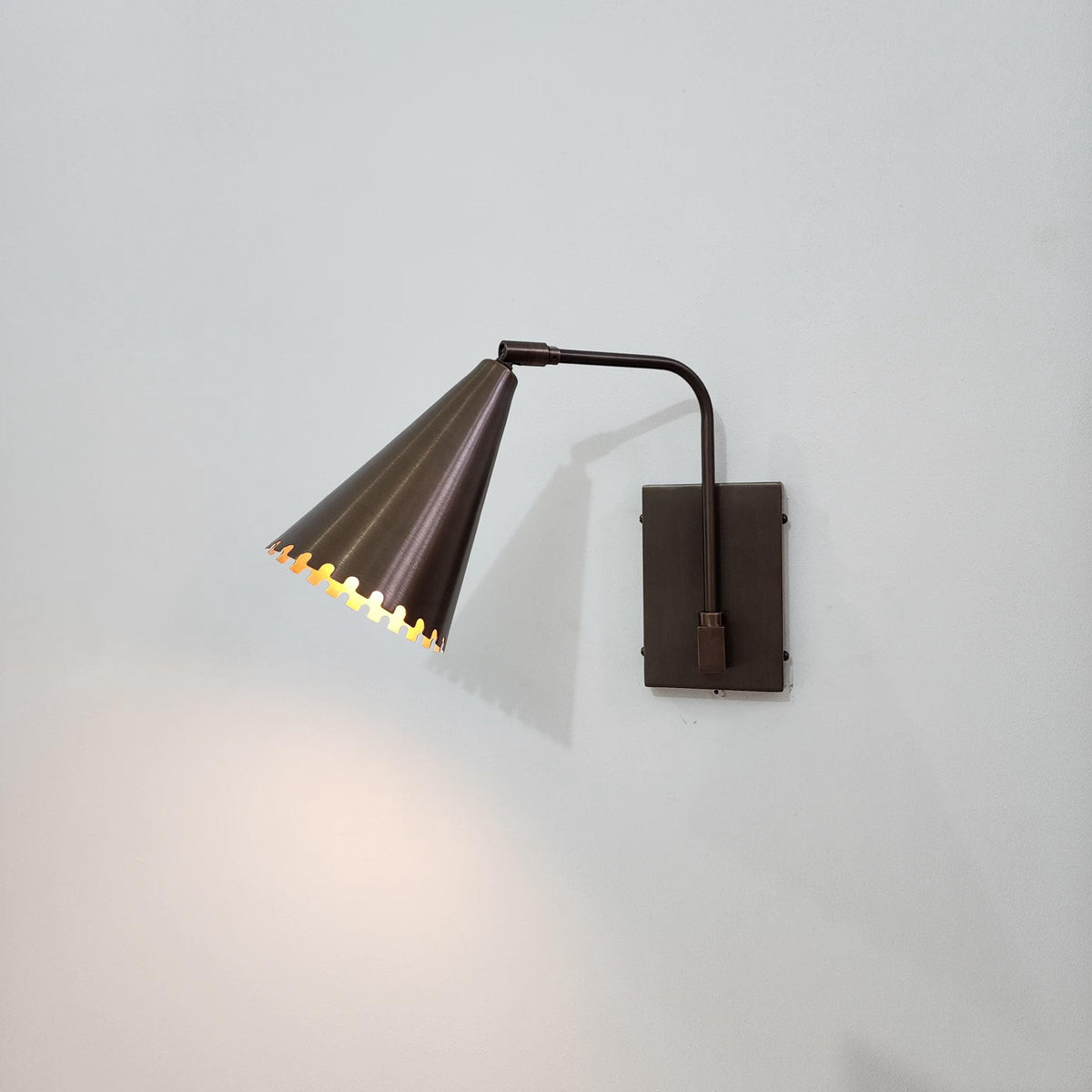 Vintage Brass Floral Wall Sconce - Ember Lighting - view 9