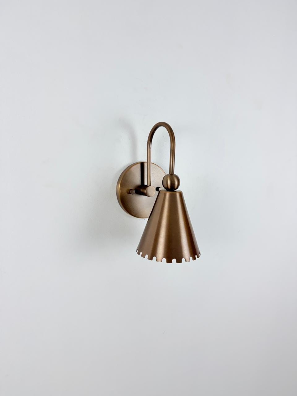 Classic Brass Wall Sconce | Vintage-Inspired Timeless Lighting