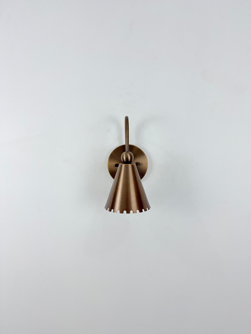 Classic Brass Wall Sconce | Vintage-Inspired Timeless Lighting