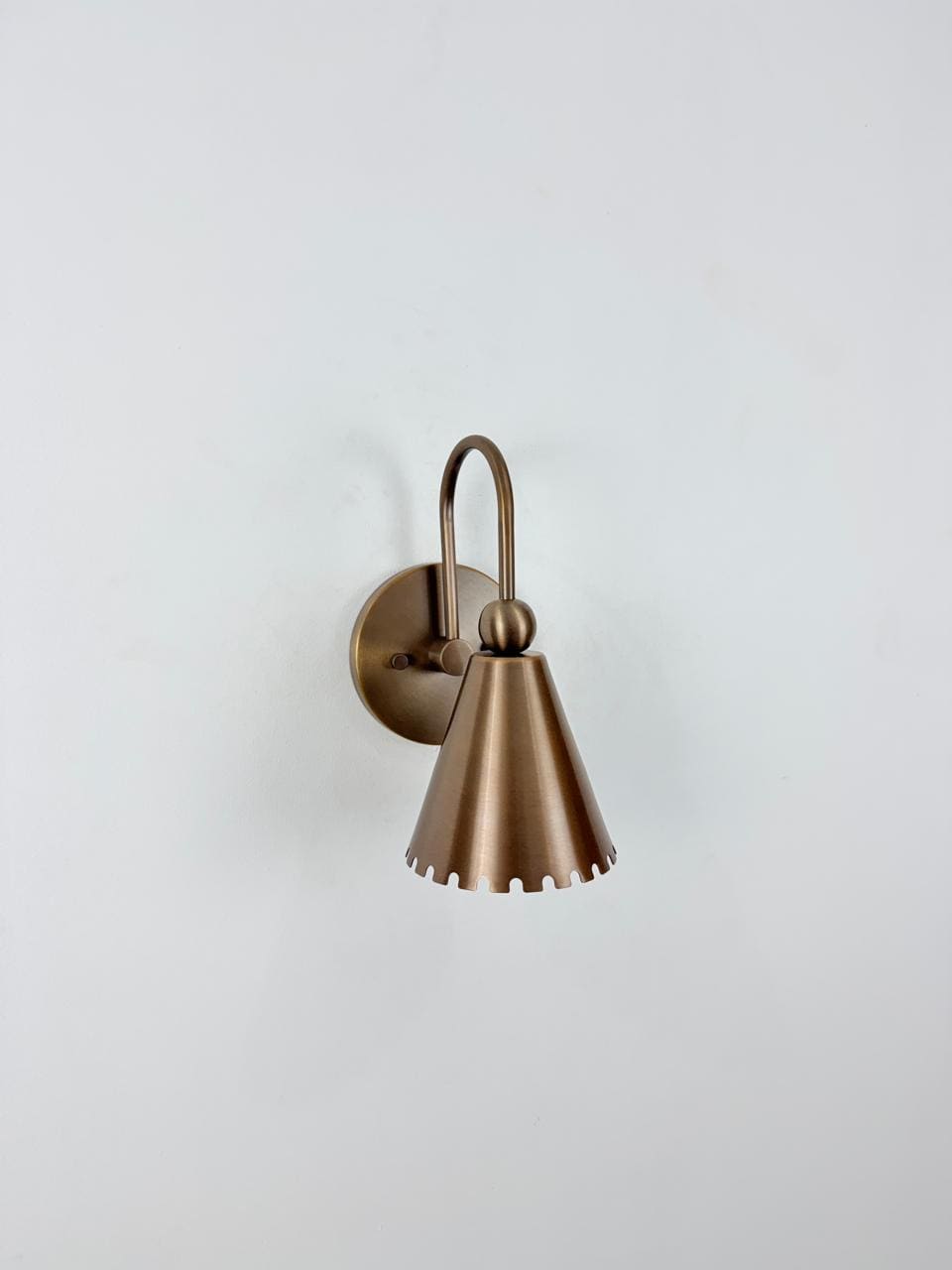 Classic Brass Wall Sconce | Vintage-Inspired Timeless Lighting