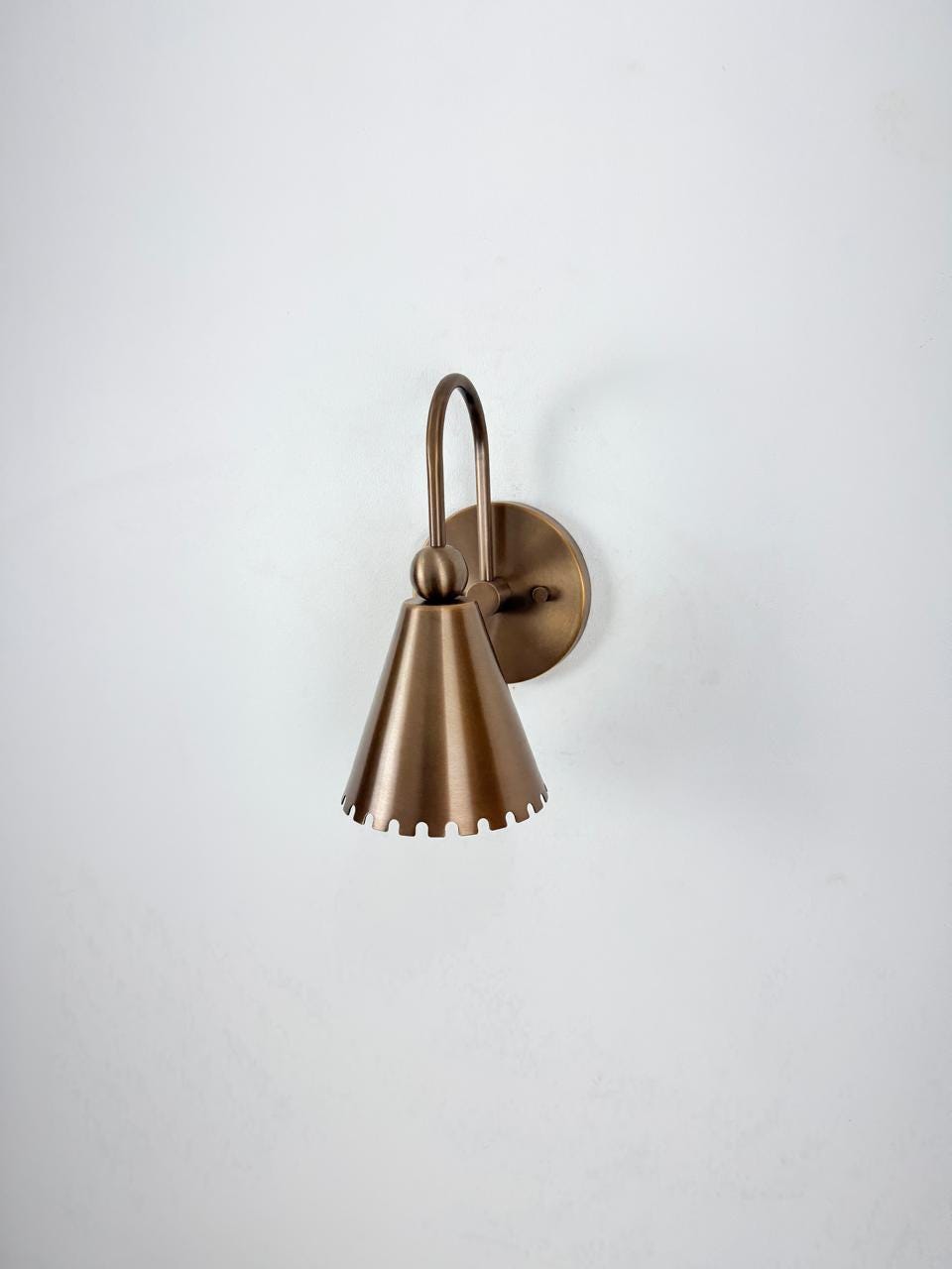 Classic Brass Wall Sconce | Vintage-Inspired Timeless Lighting