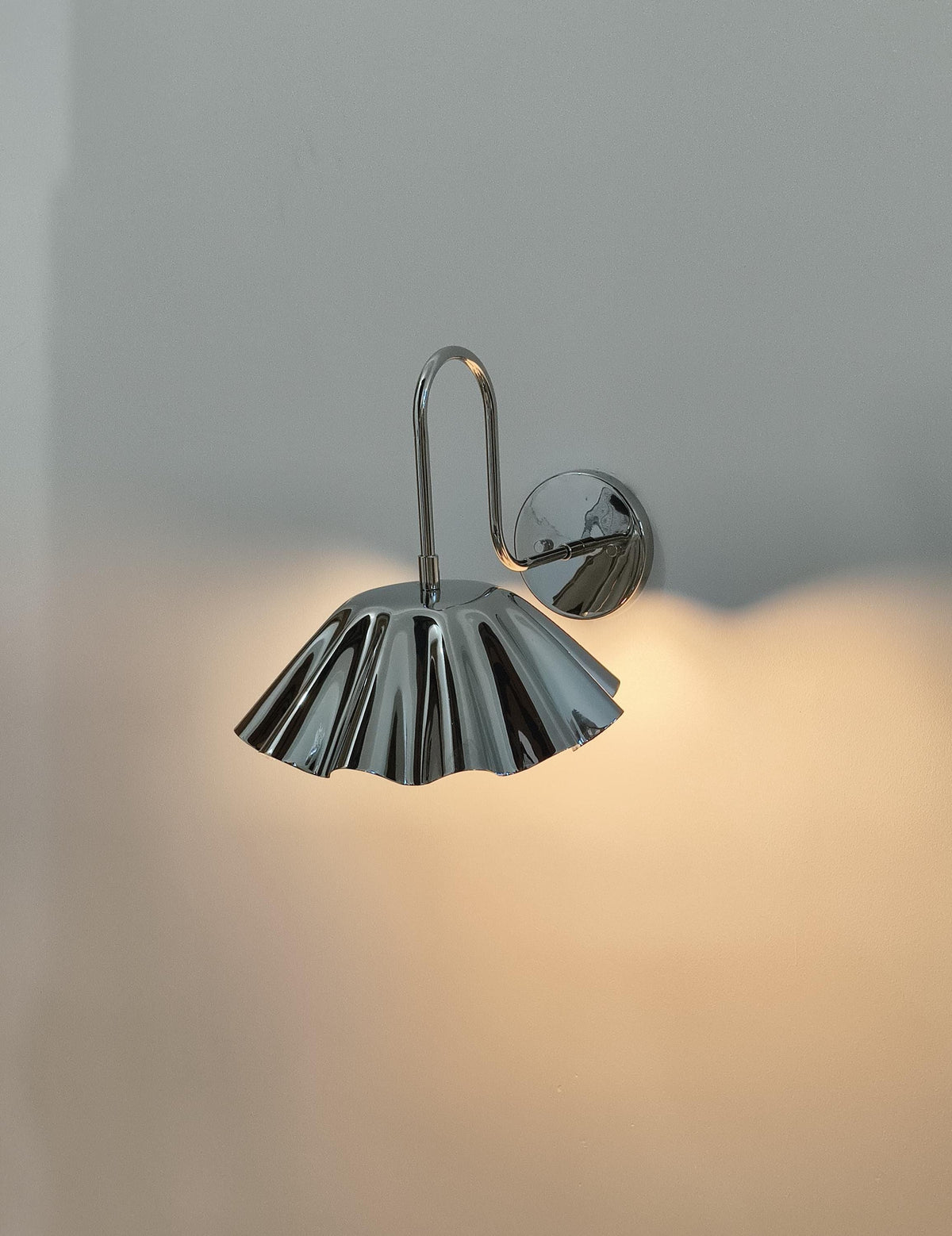Mid Century Modern Fluted Brass Wall Sconce | Ember Lighting