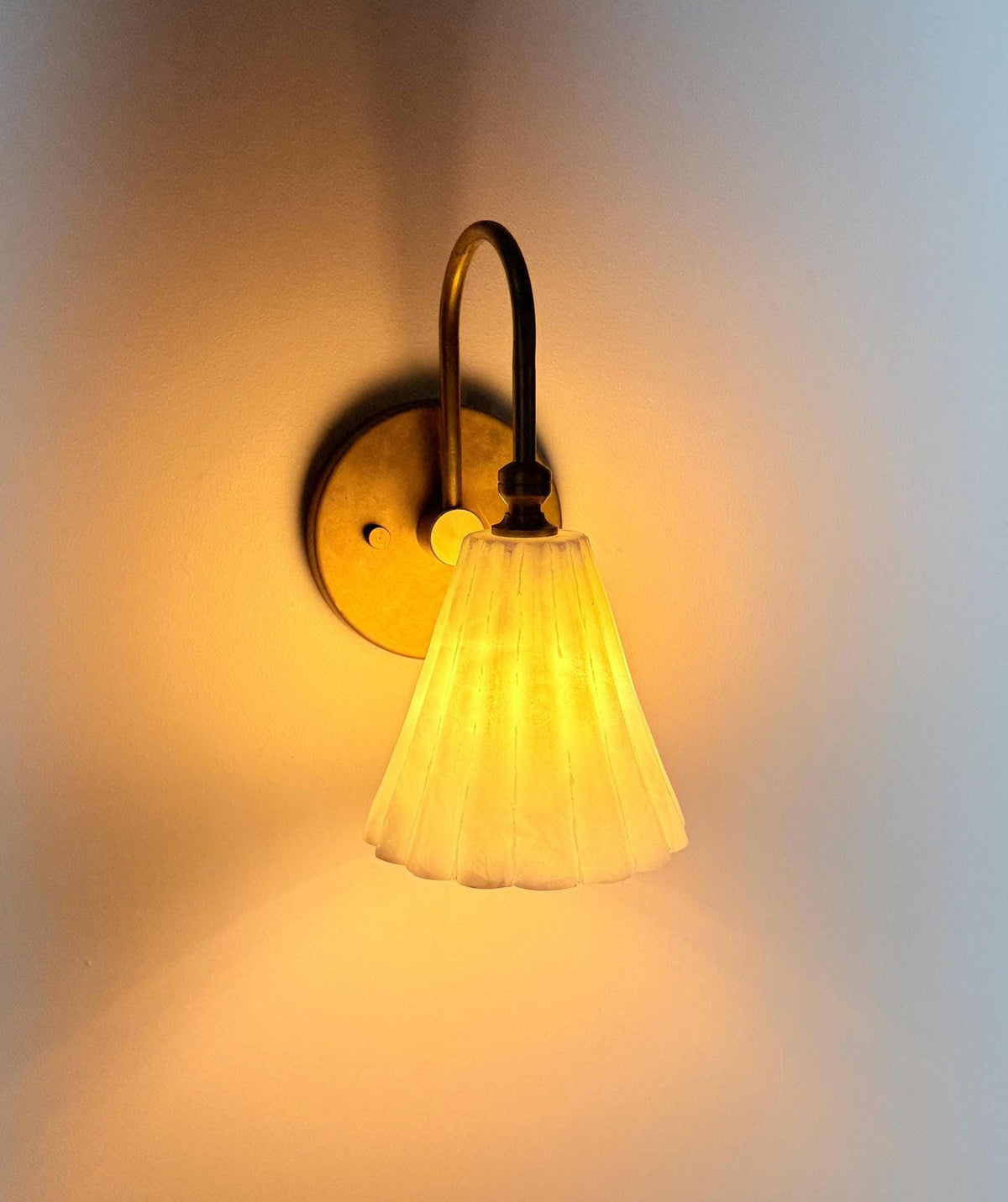 Natural Alabaster Wall Light With Brass Hardware - Ember Lighting