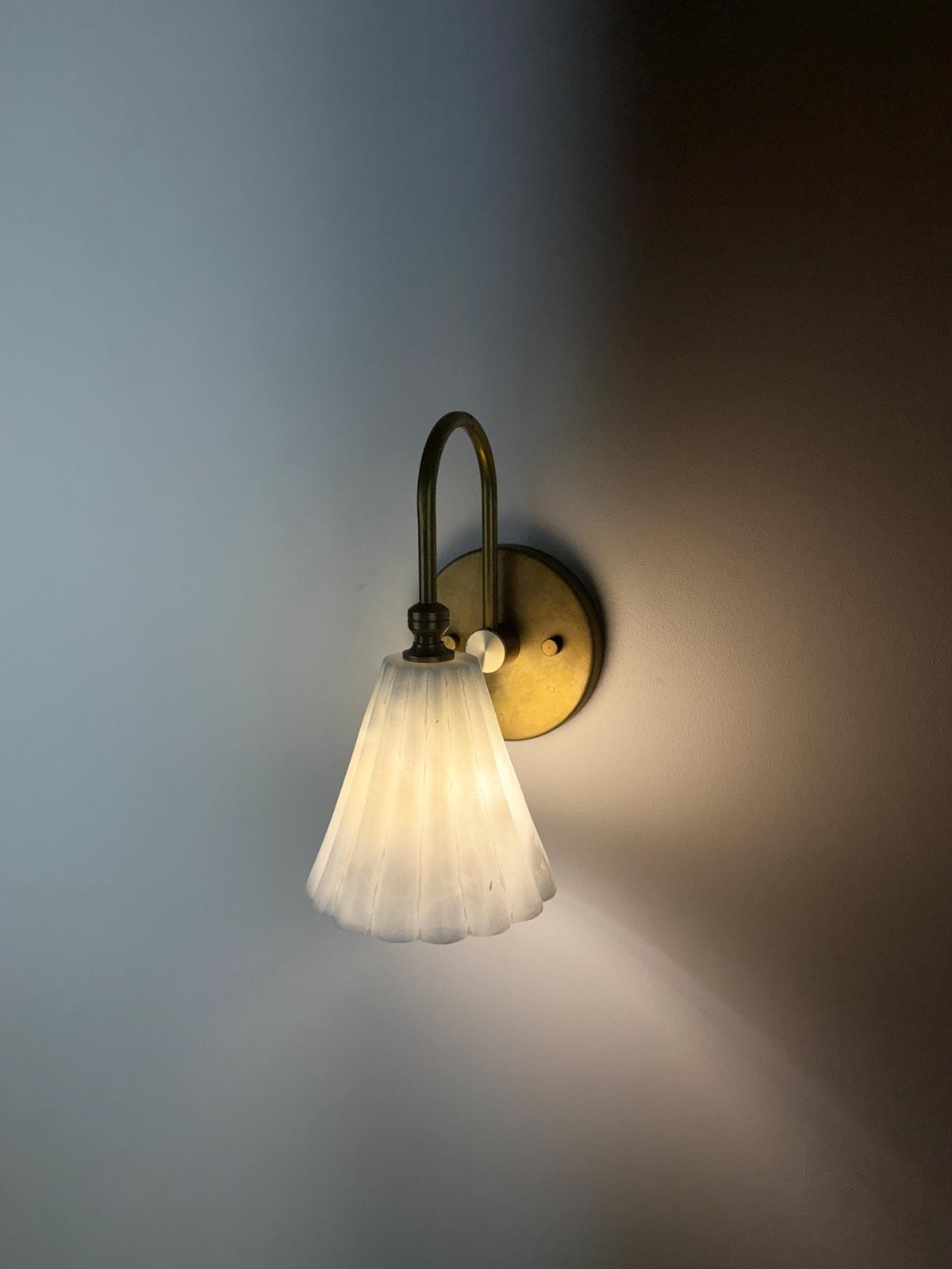 Natural Alabaster Wall Light With Brass Hardware - Ember Lighting
